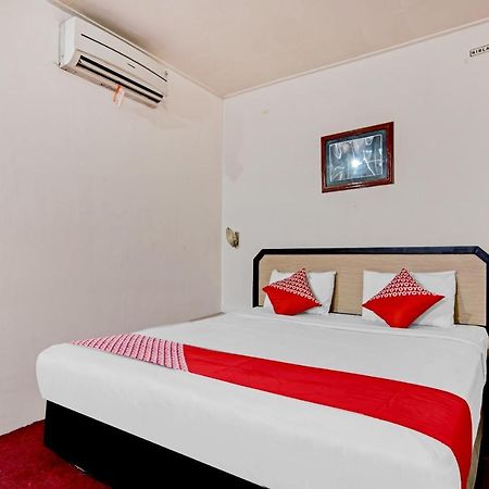 Oyo 90697 Hotel Wisata ドゥマイ エクステリア 写真