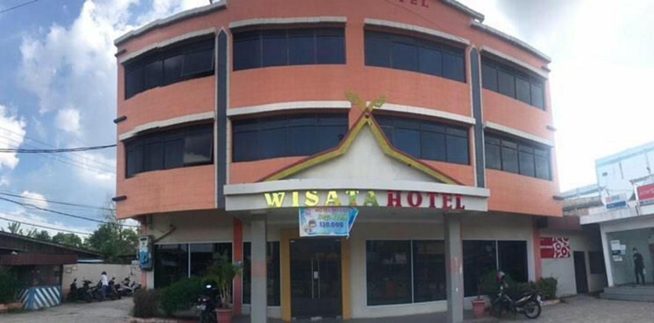 Oyo 90697 Hotel Wisata ドゥマイ エクステリア 写真