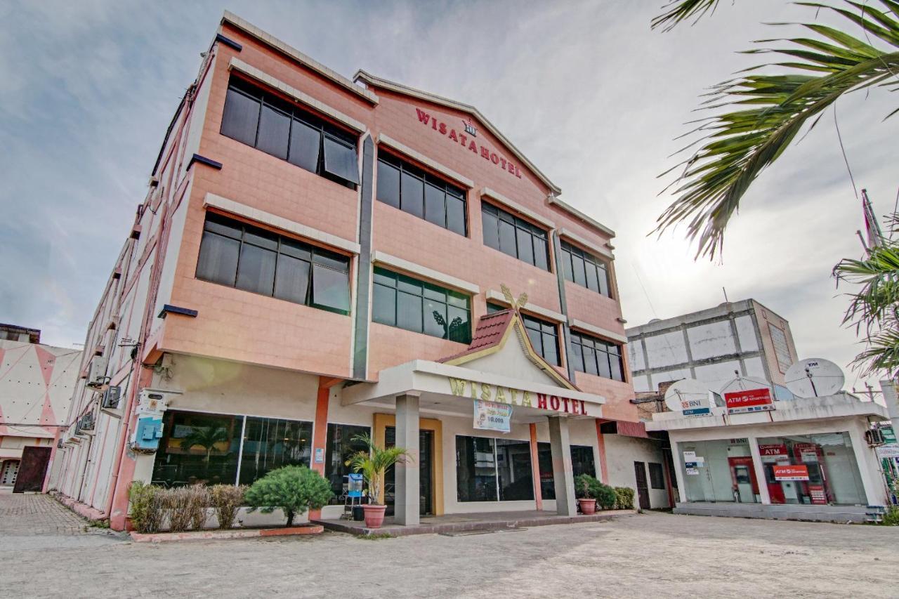 Oyo 90697 Hotel Wisata ドゥマイ エクステリア 写真