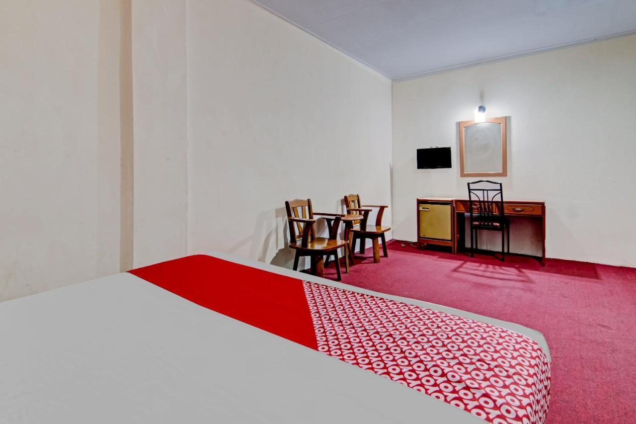 Oyo 90697 Hotel Wisata ドゥマイ エクステリア 写真