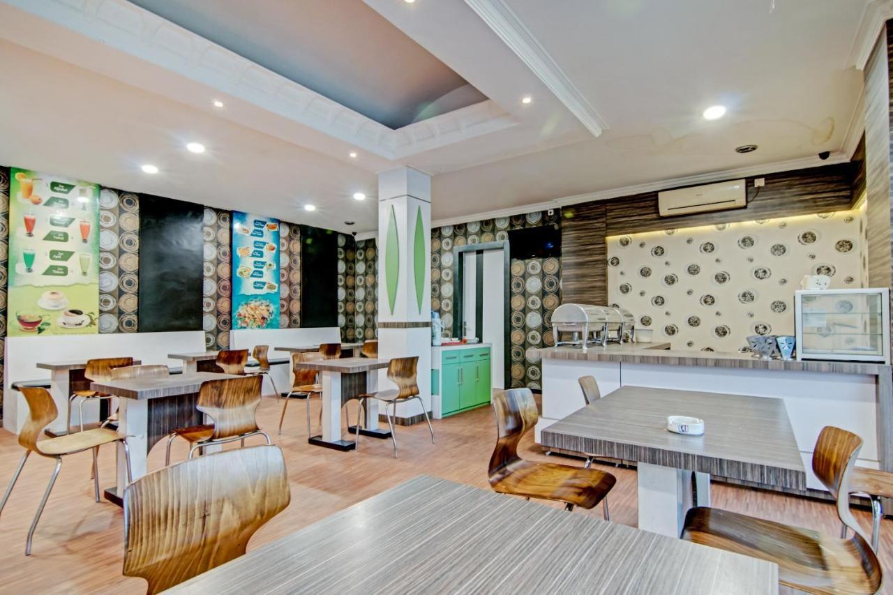 Oyo 90697 Hotel Wisata ドゥマイ エクステリア 写真