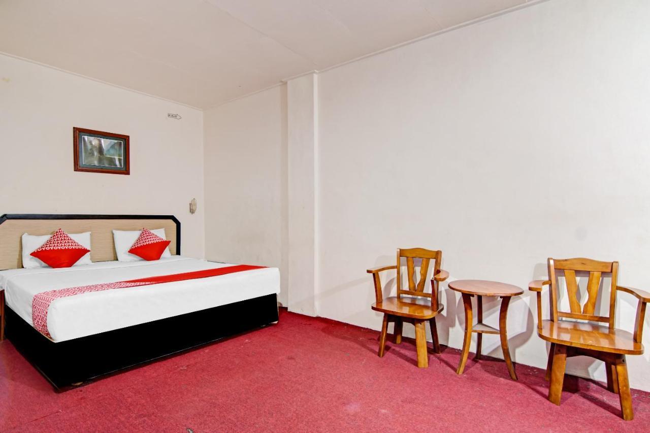 Oyo 90697 Hotel Wisata ドゥマイ エクステリア 写真