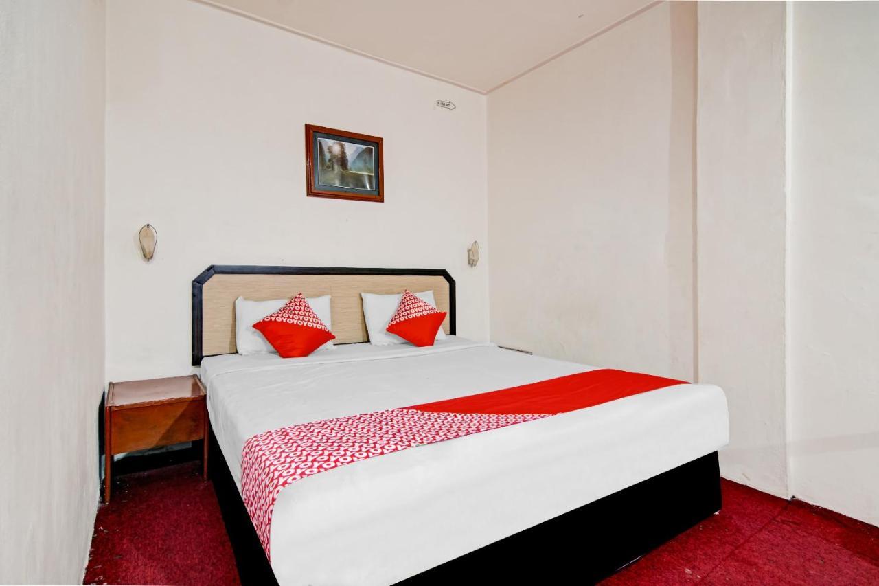 Oyo 90697 Hotel Wisata ドゥマイ エクステリア 写真