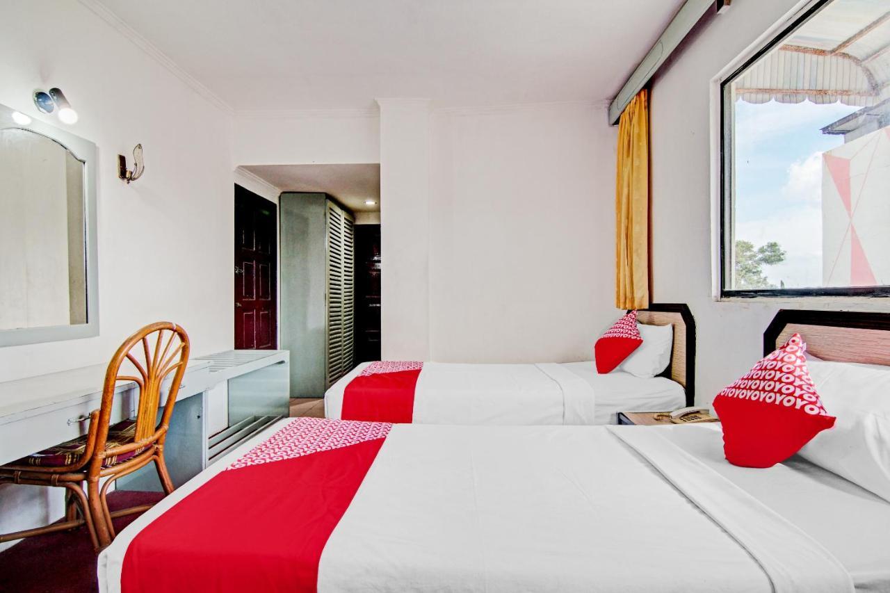 Oyo 90697 Hotel Wisata ドゥマイ エクステリア 写真