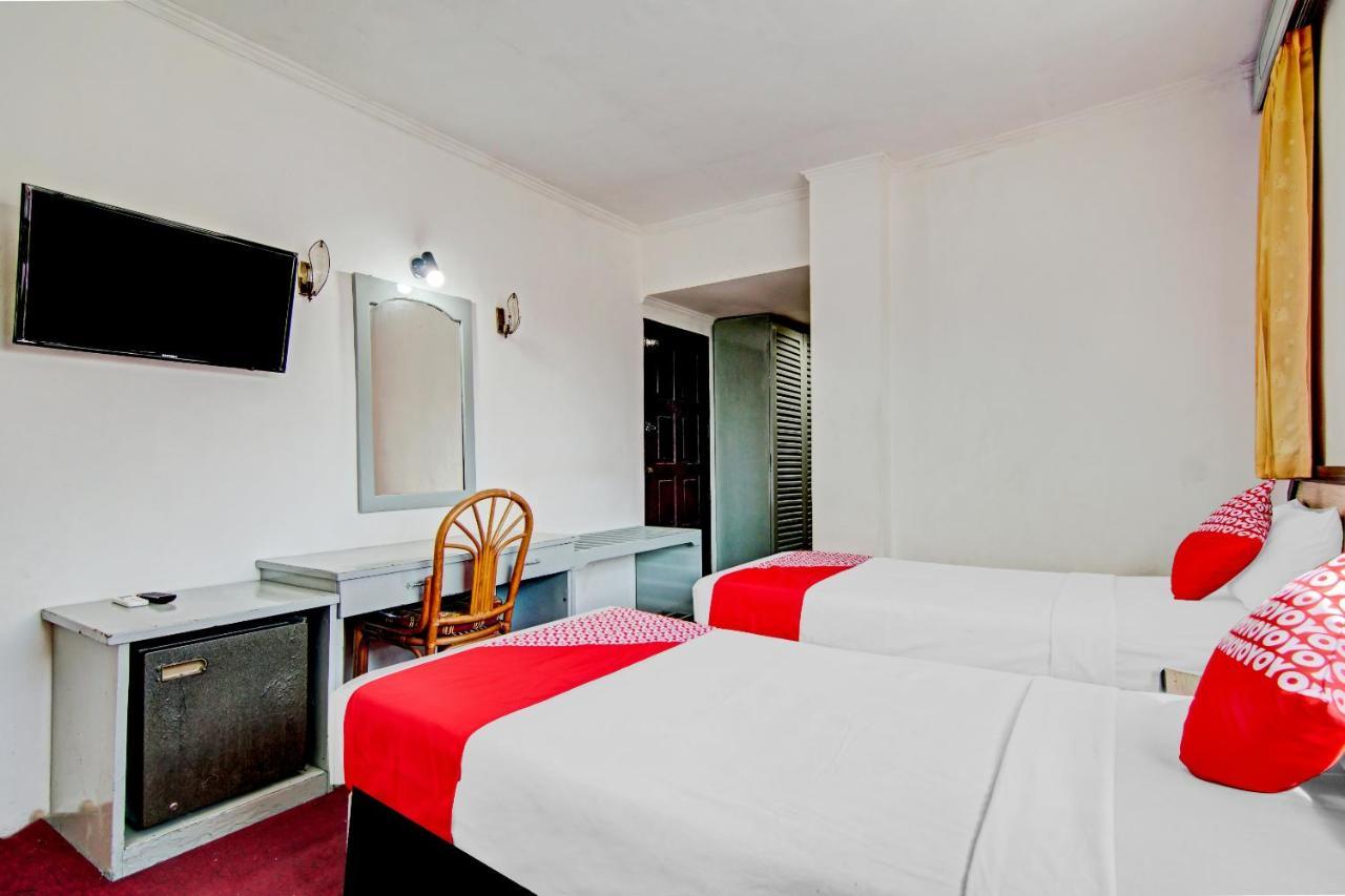 Oyo 90697 Hotel Wisata ドゥマイ エクステリア 写真