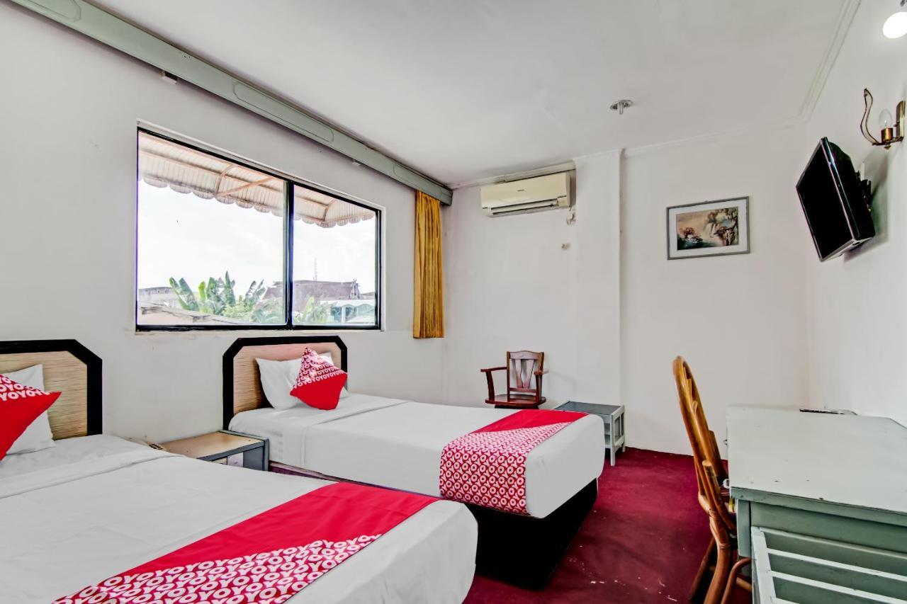 Oyo 90697 Hotel Wisata ドゥマイ エクステリア 写真