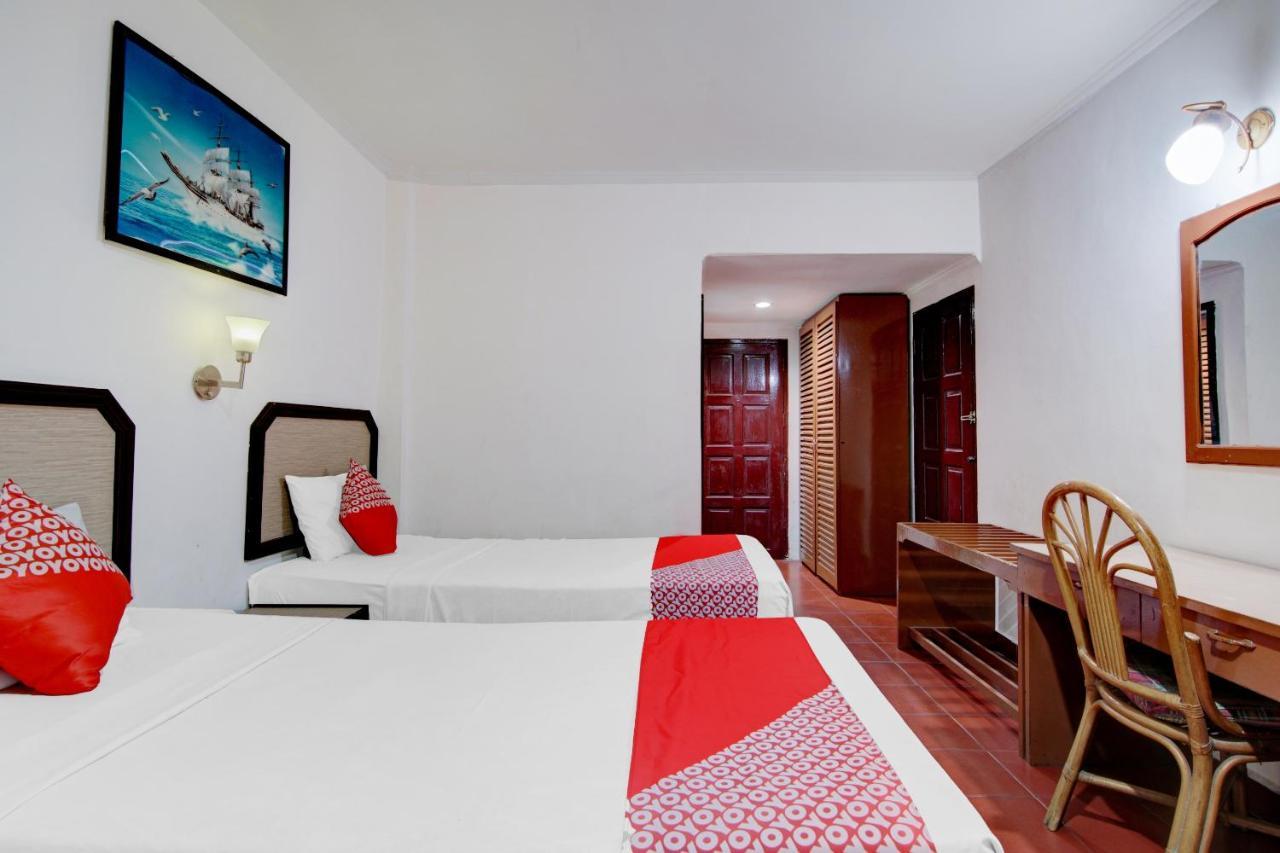 Oyo 90697 Hotel Wisata ドゥマイ エクステリア 写真
