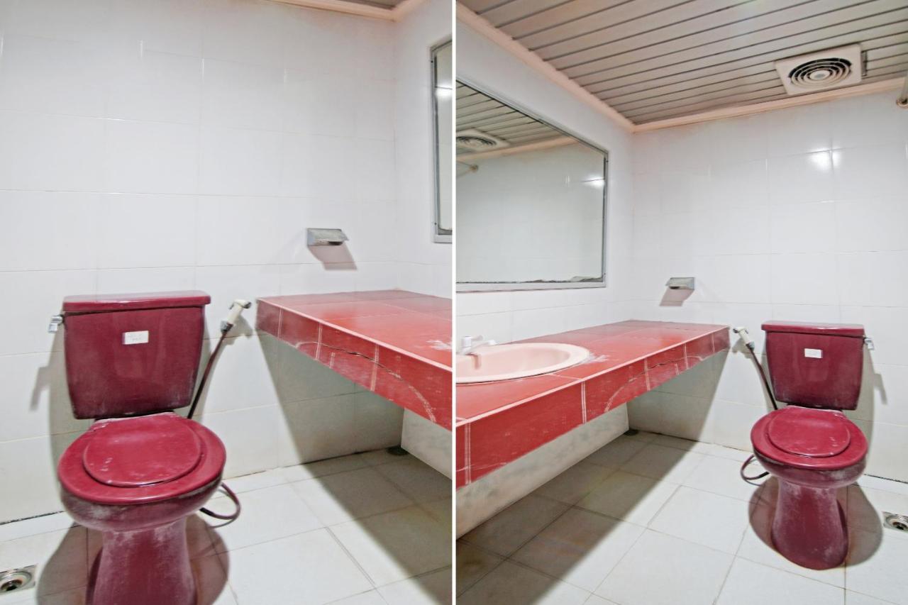 Oyo 90697 Hotel Wisata ドゥマイ エクステリア 写真
