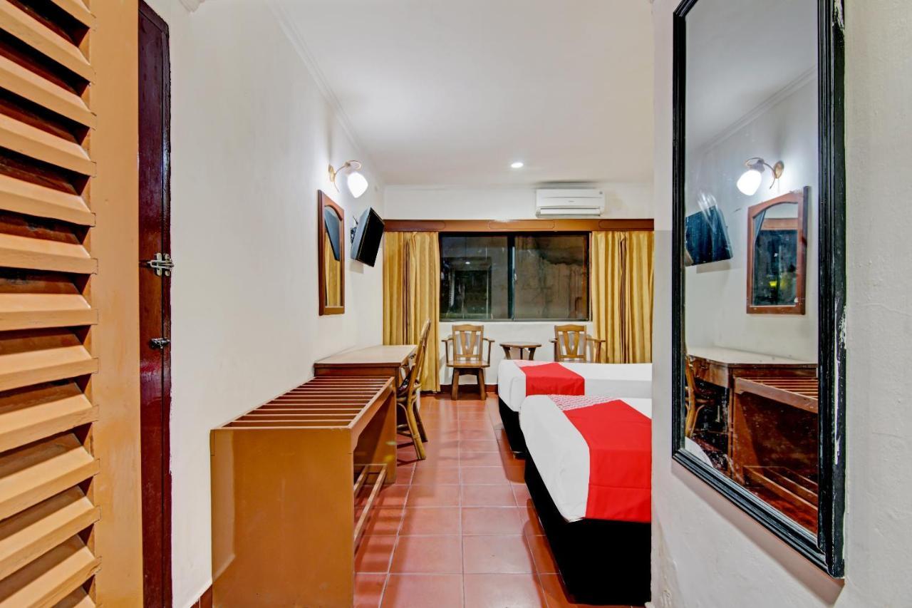 Oyo 90697 Hotel Wisata ドゥマイ エクステリア 写真