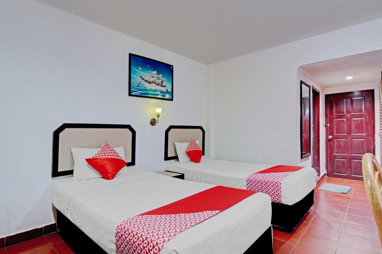 Oyo 90697 Hotel Wisata ドゥマイ エクステリア 写真